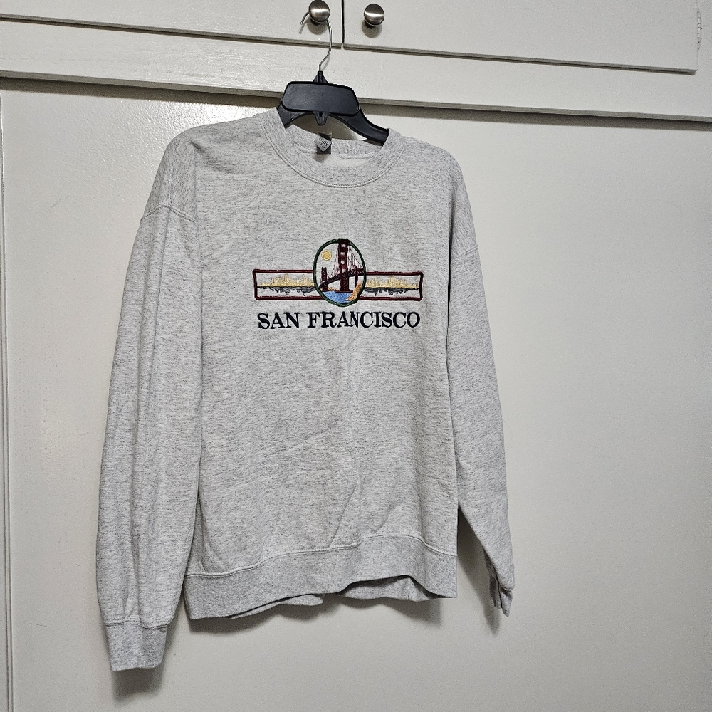 Embroided san francisco sweatshirt size L